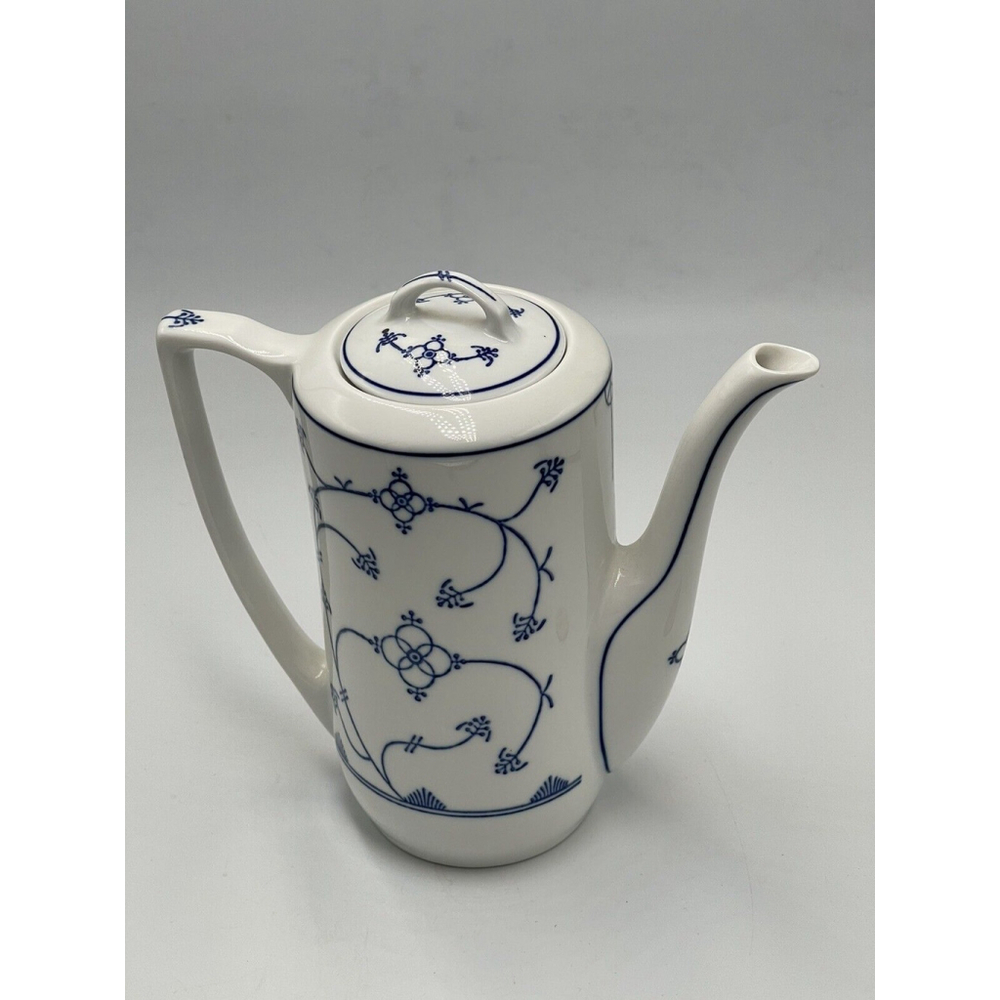 Jager Eisenberg VTG GDR East Germany Tea Pot Painted Blue Flowers With Lid EUC